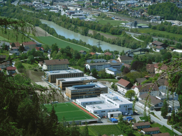 Luftbild der neuen HBLFA Tirol in Rotholz