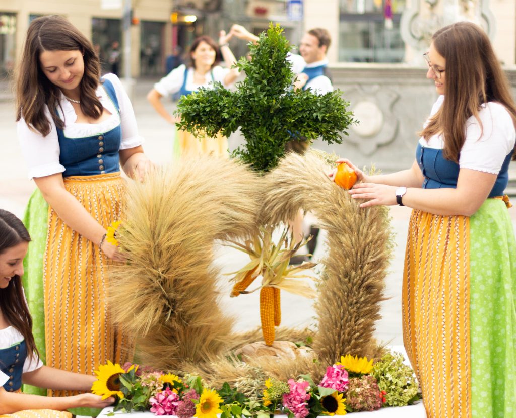 Landjugend Feiert Erntedank - Bauernzeitung