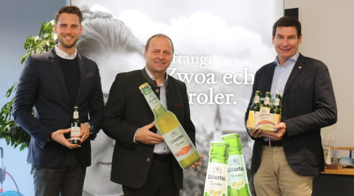 Präsentierten die Bierspezialitäten: Matthias Pöschl, Geschäftsführer Agrarmarketing Tirol, LHStv. Josef Geisler und Martin Lechner, Geschäftsführer Zillertal Bier (v. l.).